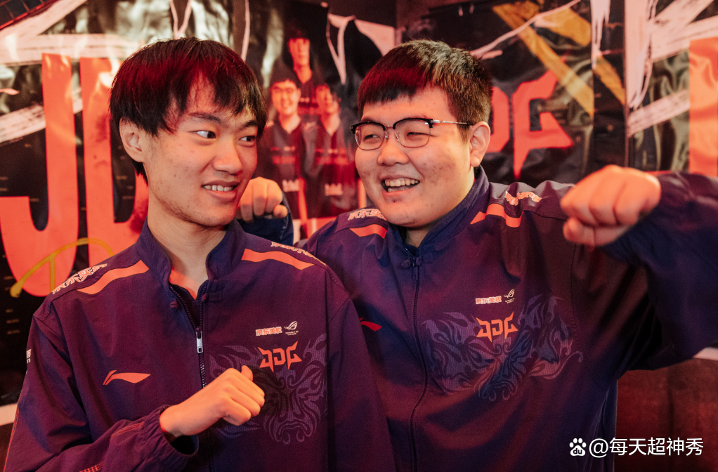 LGD横扫JDG,Knight拿下关键大龙强强对话全球总决赛,成为赛场最大亮点 LGD横扫JDG,Knight拿下关键大龙强强对话全球总决赛,成为赛场最大亮点