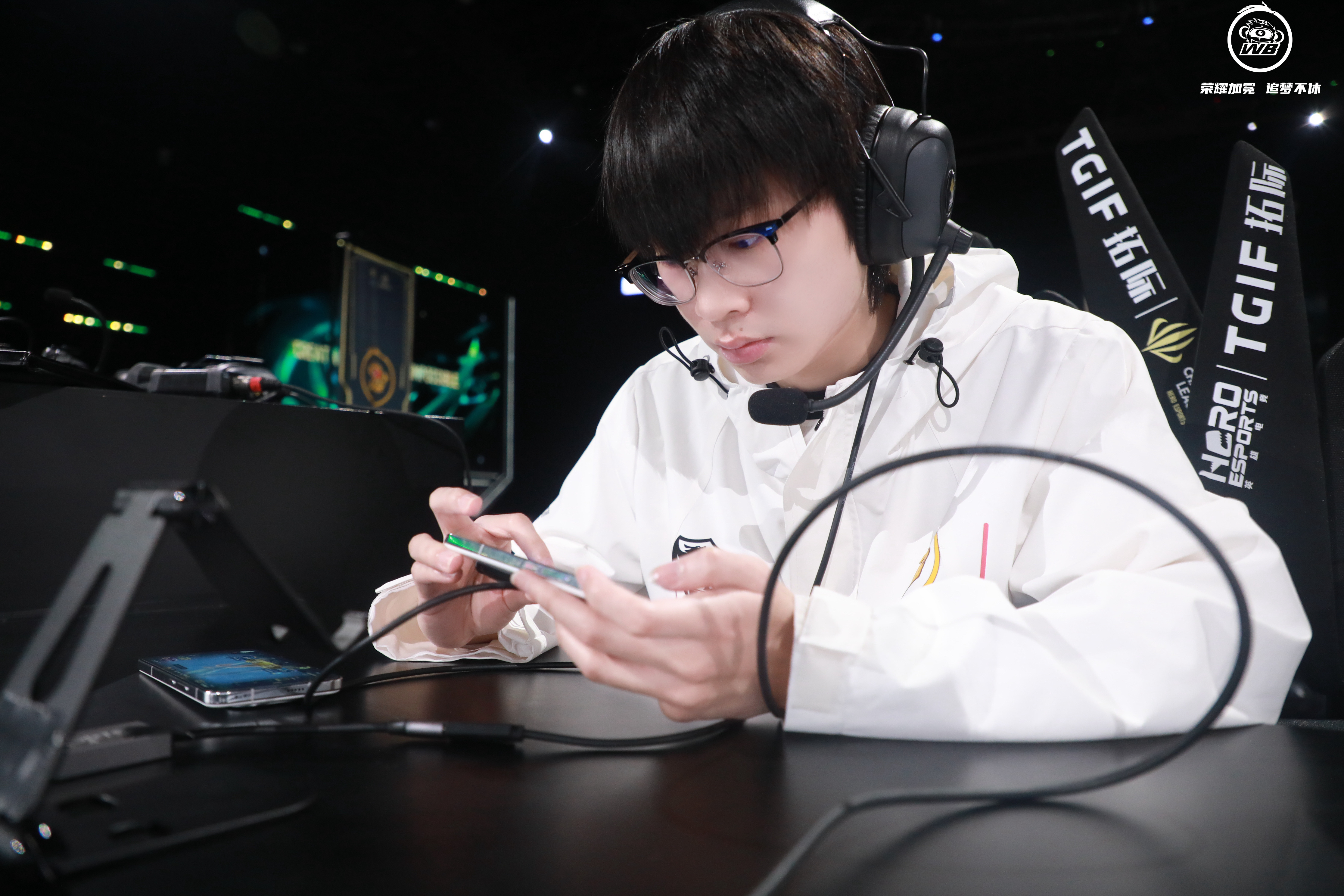 DK鏖战WBG,Xiaohu极限生还后反打鏖战多局四强赛,技惊四座 DK鏖战WBG,Xiaohu极限生还后反打鏖战多局四强赛,技惊四座