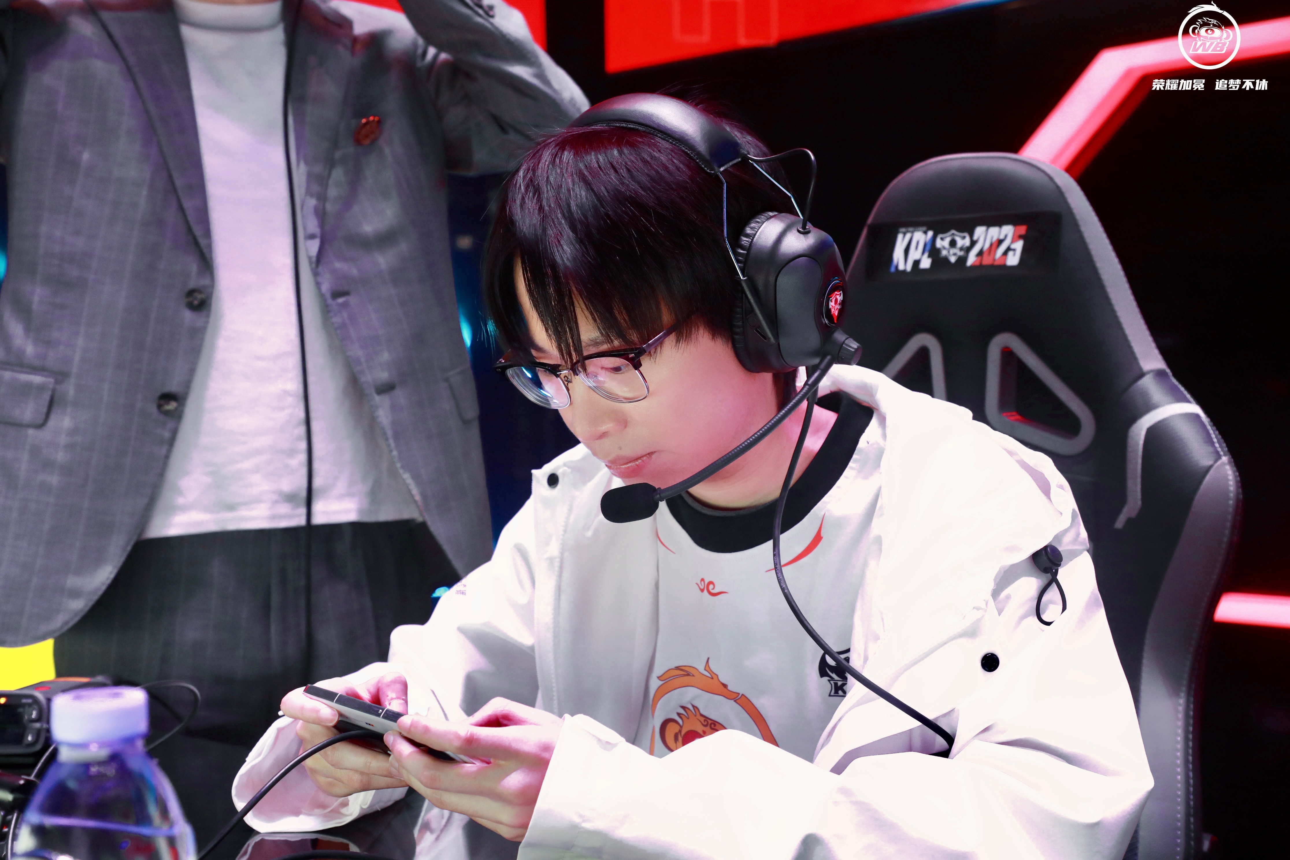 关于WBG险胜HLE,Jankos操刀奇招英雄翻盘鏖战多局2025世界赛,成为赛场最大亮点的信息 关于WBG险胜HLE,Jankos操刀奇招英雄翻盘鏖战多局2025世界赛,成为赛场最大亮点的信息