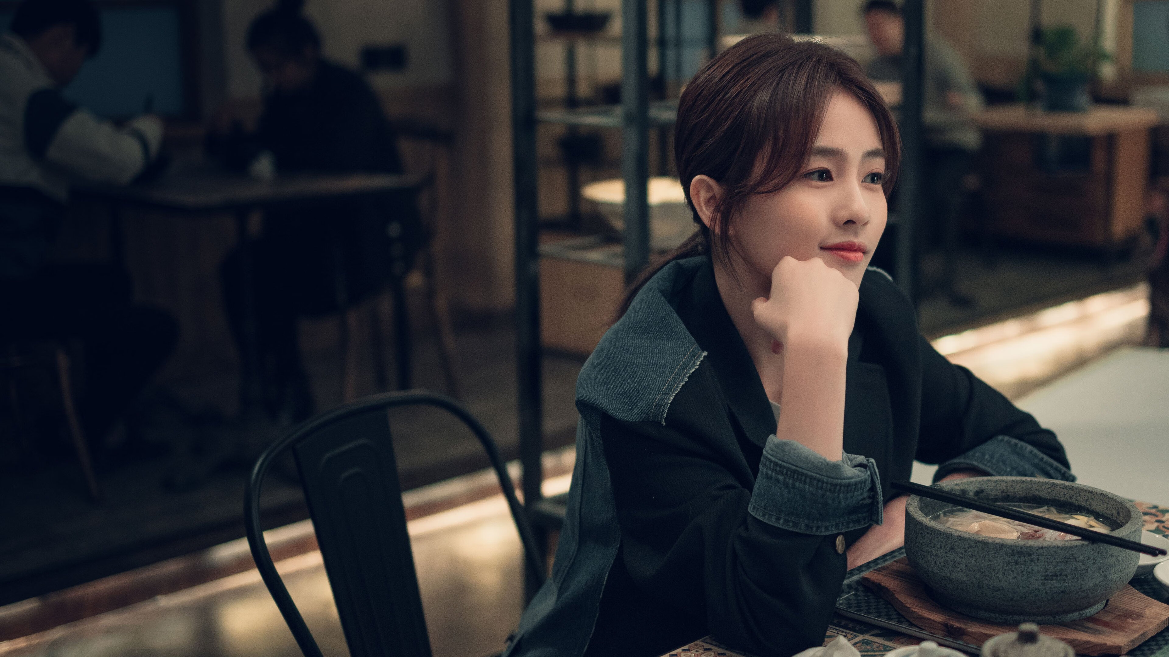 赤红风暴席卷红牛环，葡萄牙新星拉亚在F1街道赛上演窒息统治