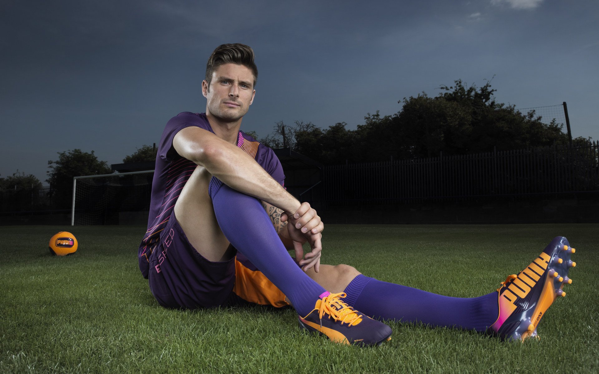 世界杯激战正酣,为何灰熊却能压制广厦?跨界视角下的体育产业启示录